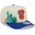bezowo-niebieska-zakrzywiona-czapka-snapback-9fifty-a-frame-precurved-hardwood-classics-new-york-knicks-nba-new-era