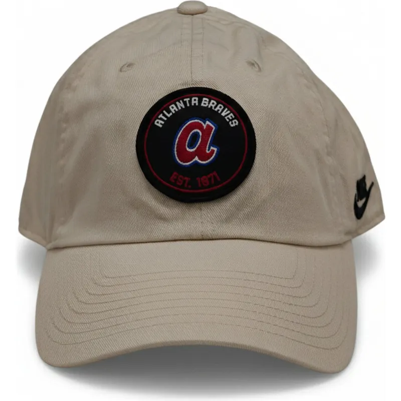 bezowa-czapka-z-zakrzywionym-daszkiem-regulowana-z-organicznej-bawelny-atlanta-braves-mlb-marki-nike-model-club-unstructured