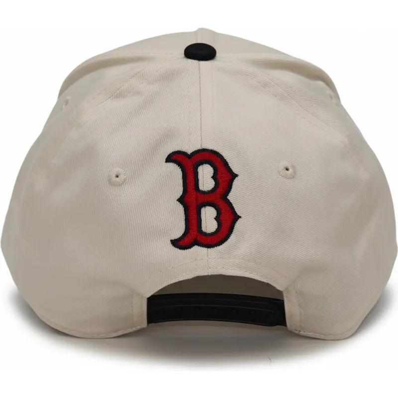 gorra-curva-beige-y-negra-snapback-rise-structured-de-boston-red-sox-mlb-de-nike