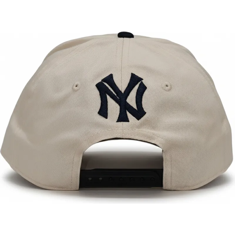 cap-islenkta-beige-snapback-rise-structured-new-york-yankees-mlb-nike