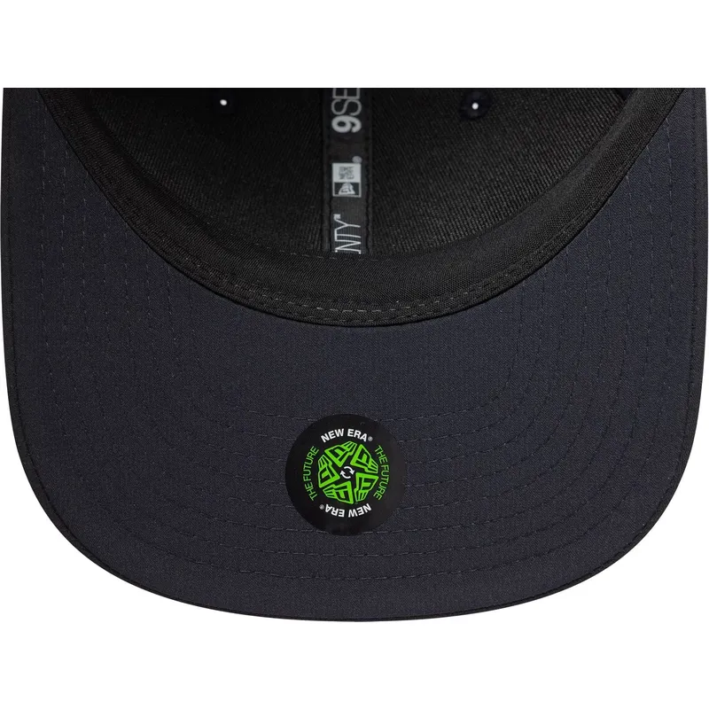 granatowa-czapka-z-zakrzywionym-daszkiem-snapback-9seventy-stretch-snap-iridiscent-chelsea-football-club-premier-league-new-era