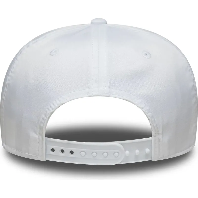 cap-islenkta-white-snapback-9seventy-new-era