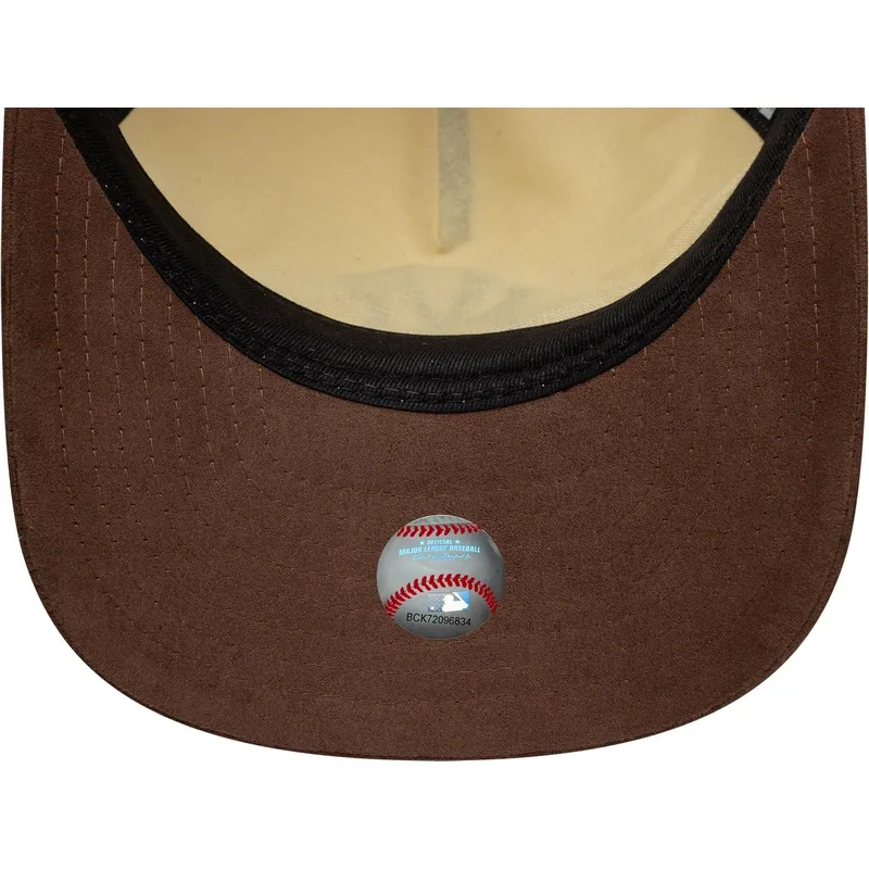 kepure-islenkta-ruda-reguliuojamas-9fifty-a-frame-suede-visor-new-york-yankees-mlb-new-era