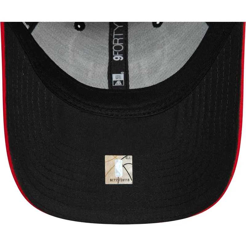 cap-islenkta-black-adjustable-strap-9forty-microfibre-chicago-bulls-nba-new-era