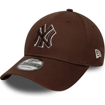 Brązowa regulowana czapka z zakrzywionym daszkiem z brązowym logo 9FORTY Outline New York Yankees MLB New Era