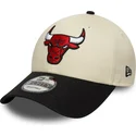 gorra-curva-beige-y-negra-ajustable-9forty-colour-block-de-chicago-bulls-nba-de-new-era