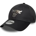 szara-czapka-z-zakrzywionym-daszkiem-snapback-9forty-metallic-chicago-bulls-nba-new-era