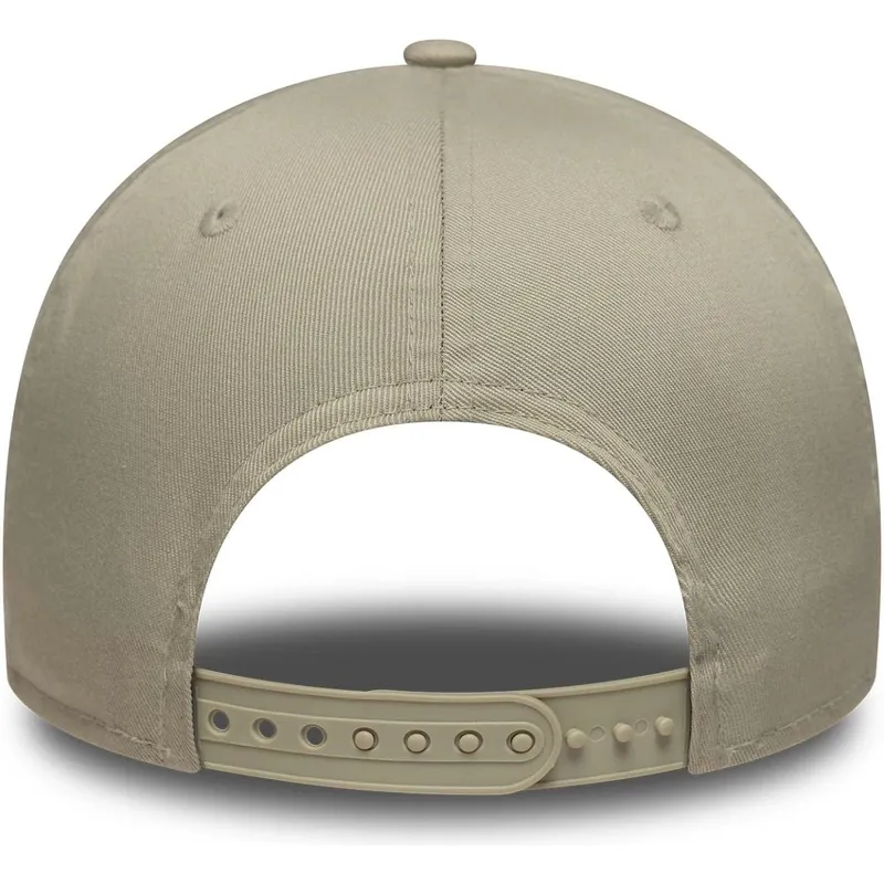 gorra-curva-beige-snapback-9forty-metallic-de-los-angeles-lakers-nba-de-new-era