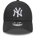 szara-regulowana-czapka-z-zakrzywionym-daszkiem-9forty-league-essential-new-york-yankees-mlb-new-era