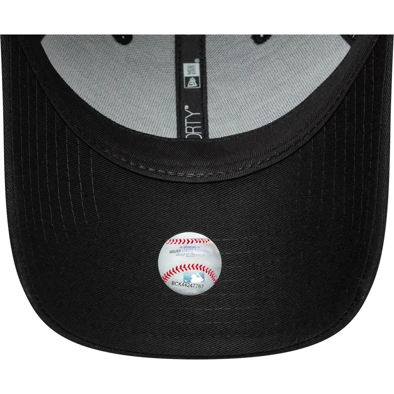 cap-islenkta-black-adjustable-strap-9forty-camo-infill-new-york-yankees-mlb-new-era