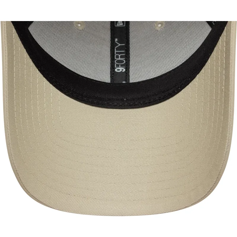 cap-islenkta-beige-adjustable-strap-9forty-streetweear-associazione-sportiva-roma-serie-a-new-era