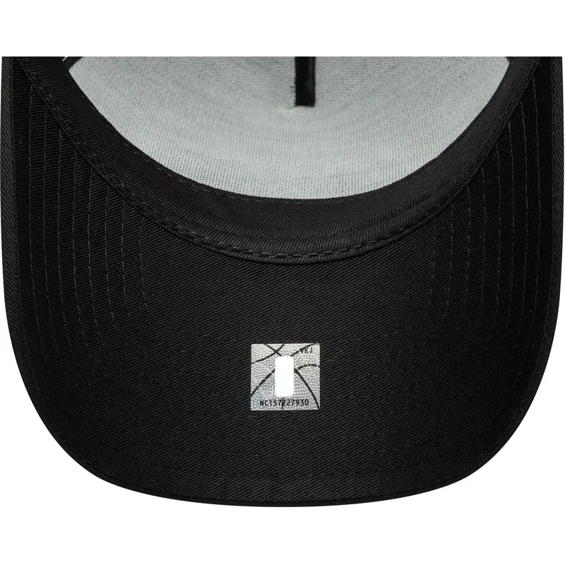 cap-islenkta-black-snapback-9forty-e-frame-metallic-los-angeles-lakers-nba-new-era