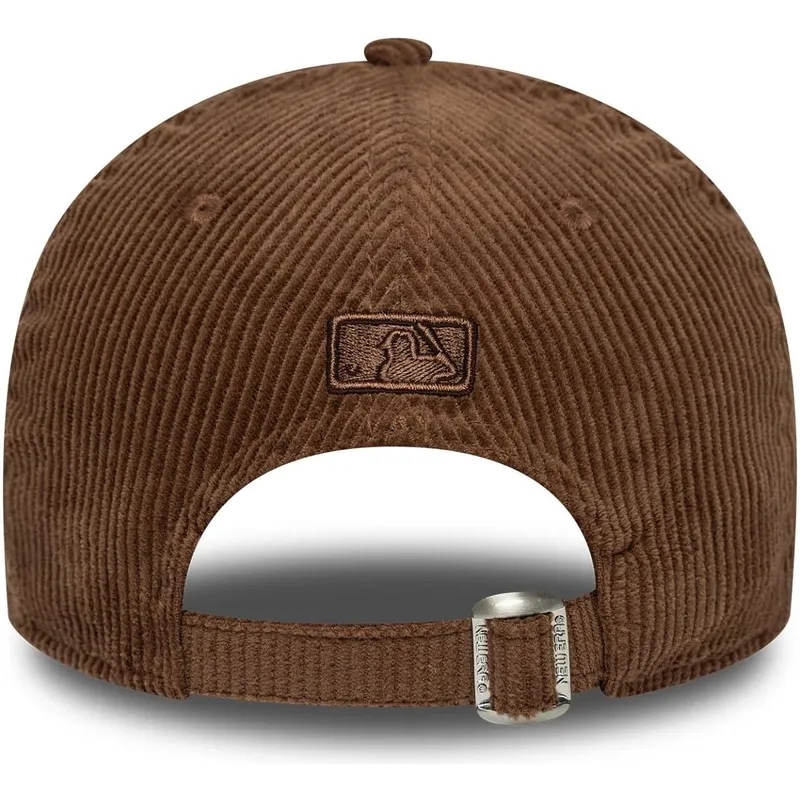 kepure-islenkta-ruda-reguliuojamas-9forty-m-crown-cord-los-angeles-dodgers-mlb-new-era