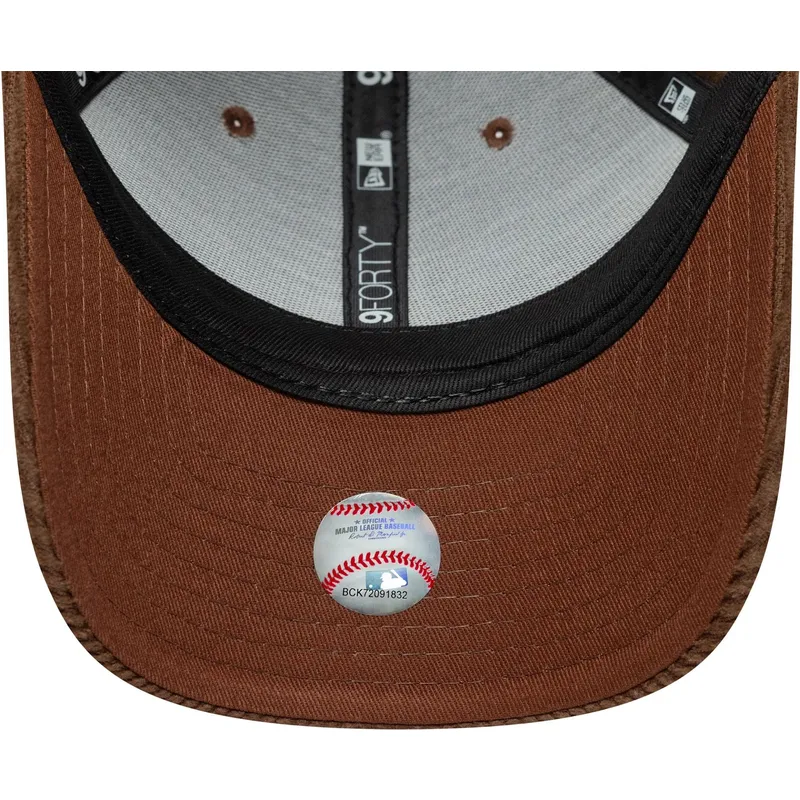 kepure-islenkta-ruda-reguliuojamas-9forty-m-crown-cord-los-angeles-dodgers-mlb-new-era