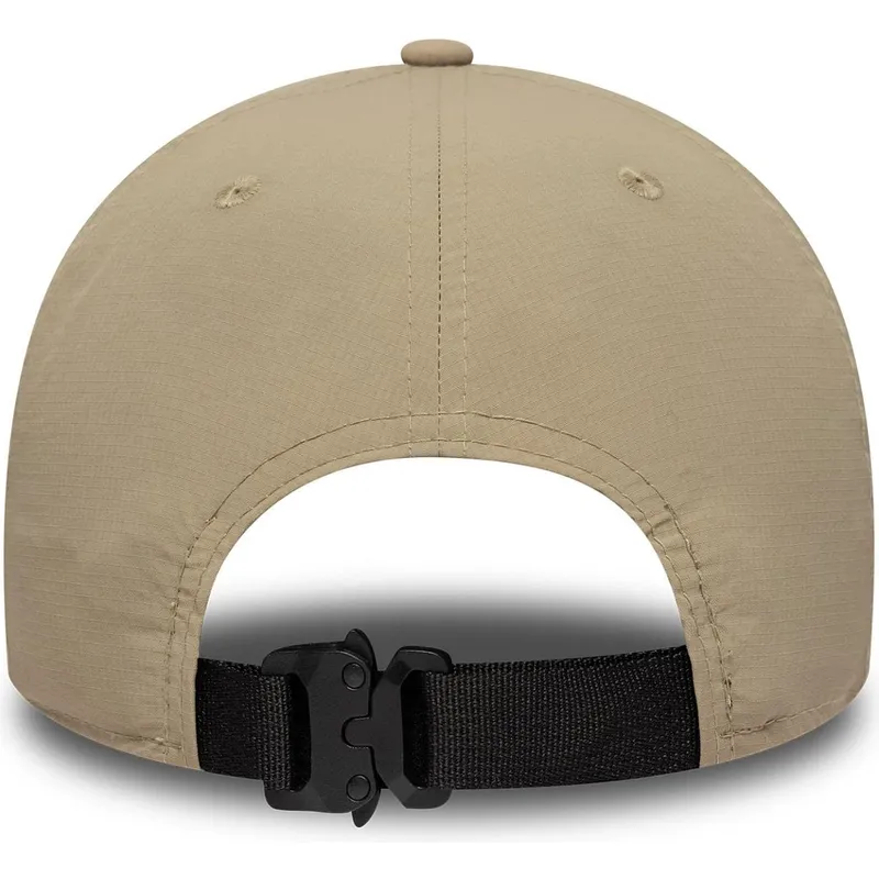 cap-islenkta-beige-adjustable-strap-9forty-m-crown-new-era