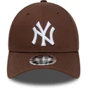 brazowa-czapka-z-daszkiem-snapback-9forty-m-crown-new-york-yankees-mlb-new-era