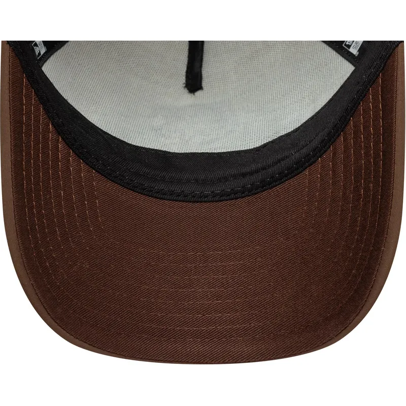 czapka-trucker-brazowa-9forty-m-crown-graphic-new-era