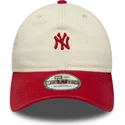 regulowana-zakrzywiona-czapka-bezowo-czerwona-9twenty-mini-washed-new-york-yankees-mlb-new-era