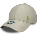 bezowa-regulowana-czapka-z-zakrzywionym-daszkiem-z-zlotym-logo-dla-kobiet-9forty-flawless-new-york-yankees-mlb-new-era