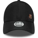 kepure-islenkta-juoda-reguliuojamas-bronce-9forty-flawless-new-york-yankees-mlb-new-era
