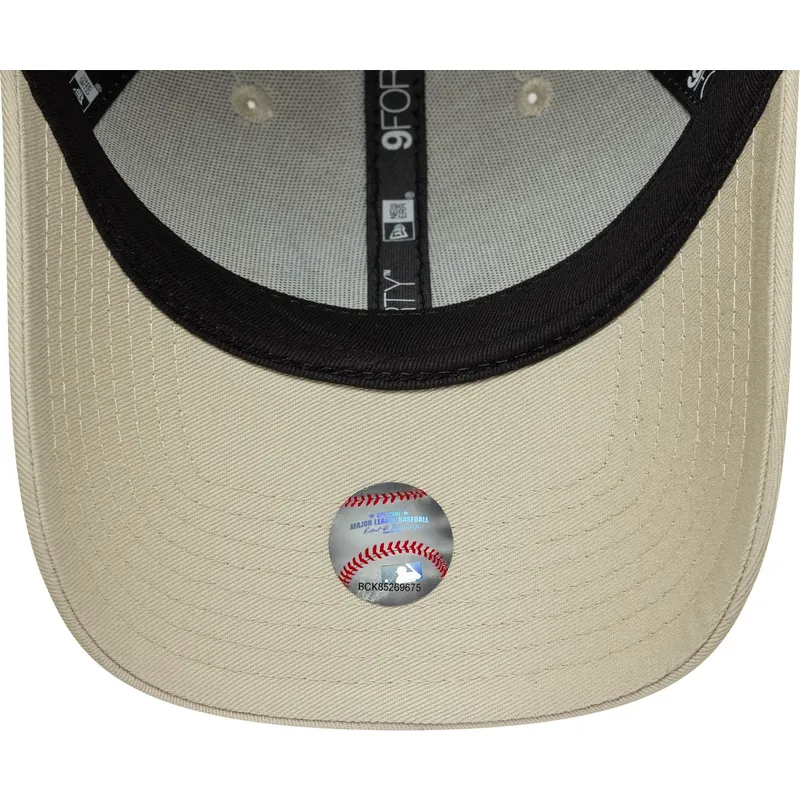 cap-islenkta-beige-adjustable-strap-9forty-floral-icon-new-york-yankees-mlb-new-era
