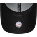 czarna-regulowana-czapka-z-zakrzywionym-daszkiem-z-czarnym-logo-dla-kobiet-9forty-bow-back-new-york-yankees-mlb-new-era
