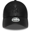 czarna-zakrzywiona-czapka-regulowana-z-czarnym-logo-dla-kobiet-9forty-pu-new-york-yankees-mlb-new-era