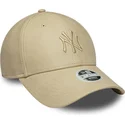 gorra-curva-beige-ajustable-con-logo-beige-para-mujer-9forty-pu-de-new-york-yankees-mlb-de-new-era