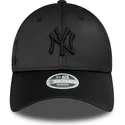 new-era-curved-brim-women-black-logo-9forty-satin-new-york-yankees-mlb-black-snapback-cap