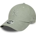 kepure-islenkta-zalia-reguliuojama-juostele-claro-9forty-m-crown-pastel-cord-new-york-yankees-mlb-new-era