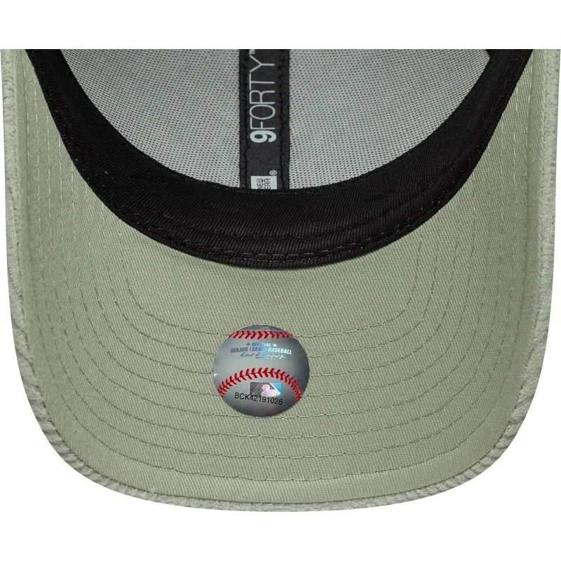 kepure-islenkta-zalia-reguliuojama-juostele-claro-9forty-m-crown-pastel-cord-new-york-yankees-mlb-new-era