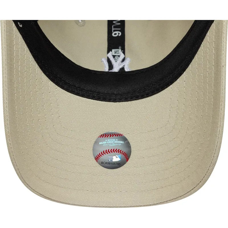 czapka-z-zakrzywionym-daszkiem-bezowa-regulowana-damska-9twenty-washed-mini-new-york-yankees-mlb-new-era