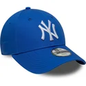 niebieska-zakrzywiona-czapka-regulowana-dla-chlopca-9forty-league-essential-new-york-yankees-mlb-new-era