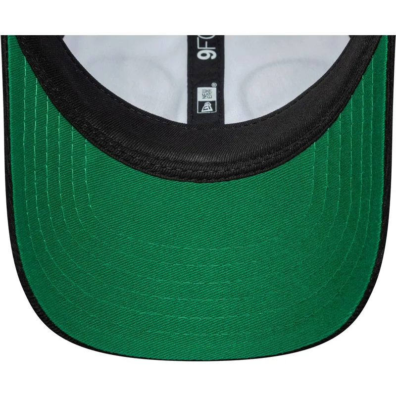 kepure-islenkta-juoda-reguliuojama-juostele-vaikams-pequeno-9forty-cord-ears-new-era