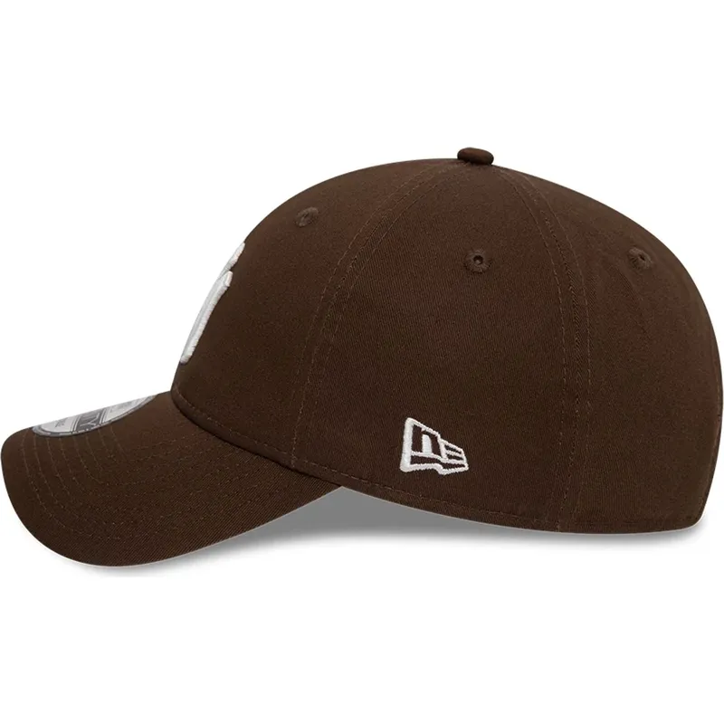 kepure-islenkta-ruda-reguliuojama-juostele-9twenty-league-essential-new-york-yankees-mlb-new-era