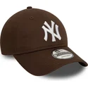 brazowa-regulowana-czapka-z-zakrzywionym-daszkiem-9twenty-league-essential-new-york-yankees-mlb-new-era