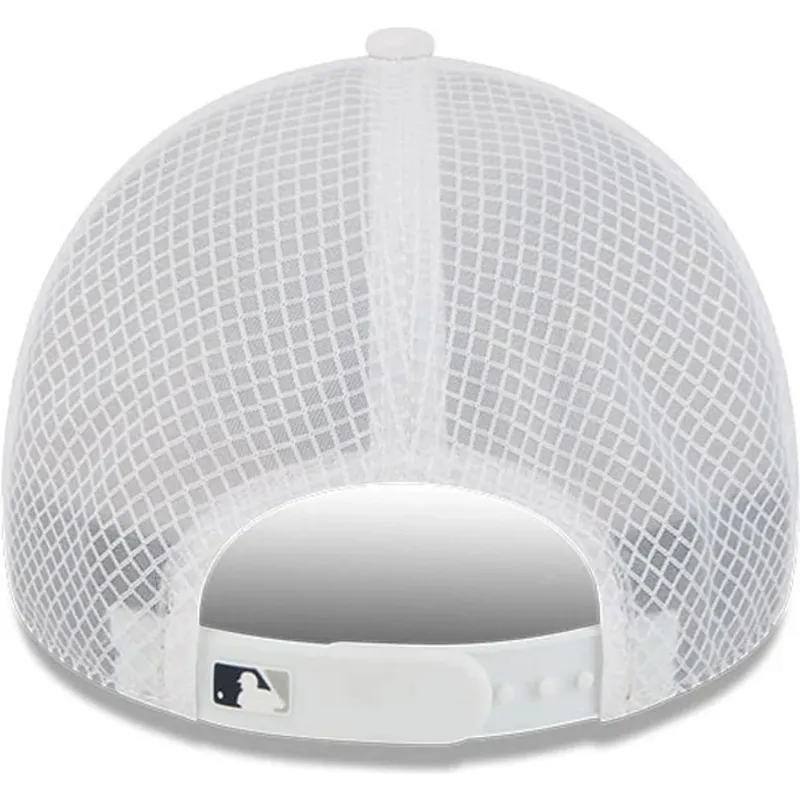 cap-islenkta-white-snapback-9forty-apex-batting-practice-new-york-yankees-mlb-new-era