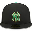 kepure-plokscia-juoda-priglundanti-59fifty-saint-patrick-s-day-new-york-yankees-mlb-new-era
