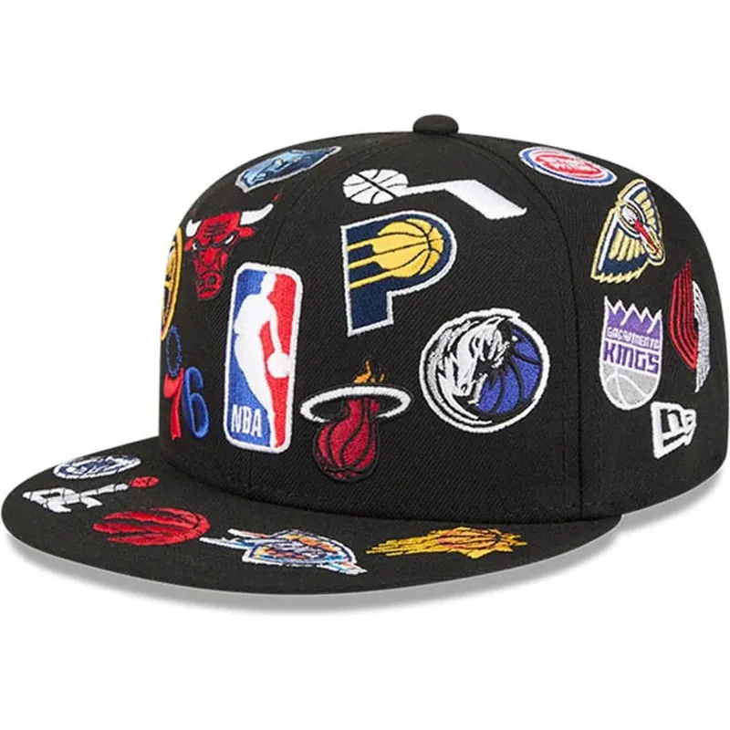 kepure-plokscia-juoda-priglundanti-59fifty-all-over-nba-new-era kepure-plokscia-juoda-priglundanti-59fifty-all-over-nba-new-era