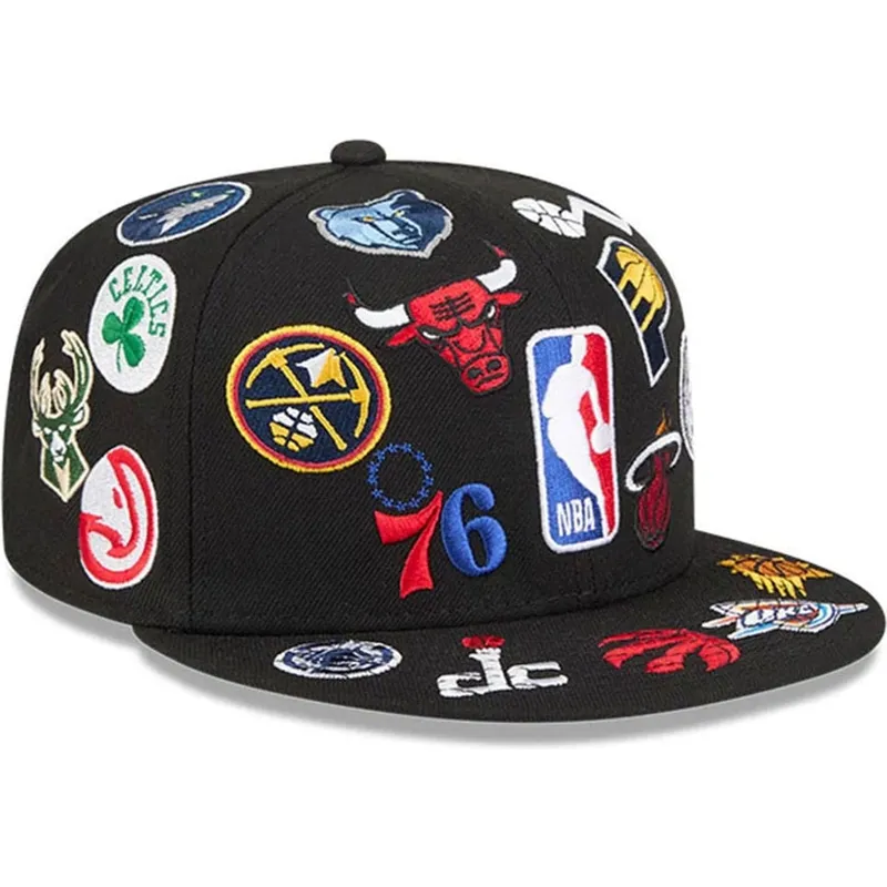 kepure-plokscia-juoda-priglundanti-59fifty-all-over-nba-new-era kepure-plokscia-juoda-priglundanti-59fifty-all-over-nba-new-era