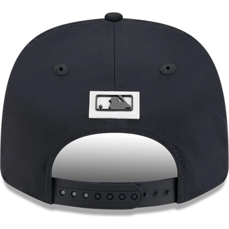kepure-islenkta-tamsiai-melyna-snapback-9seventy-stretch-snap-clubhouse-new-york-yankees-mlb-new-era