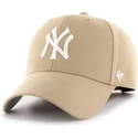 regulowana-czapka-z-daszkiem-khaki-mvp-new-york-yankees-mlb-od-47-brand