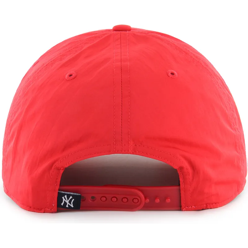 cap-islenkta-red-snapback-hitch-lc-eight-bit-hero-new-york-yankees-mlb-47-brand
