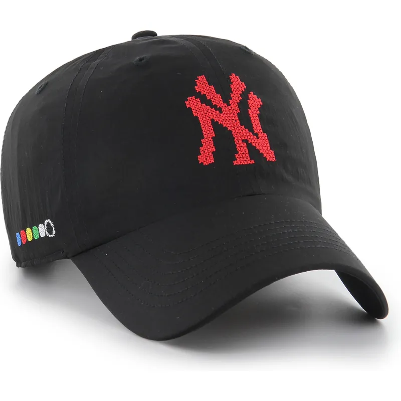 gorra-curva-negra-ajustable-clean-up-eight-bit-hero-de-new-york-yankees-mlb-de-47-brand