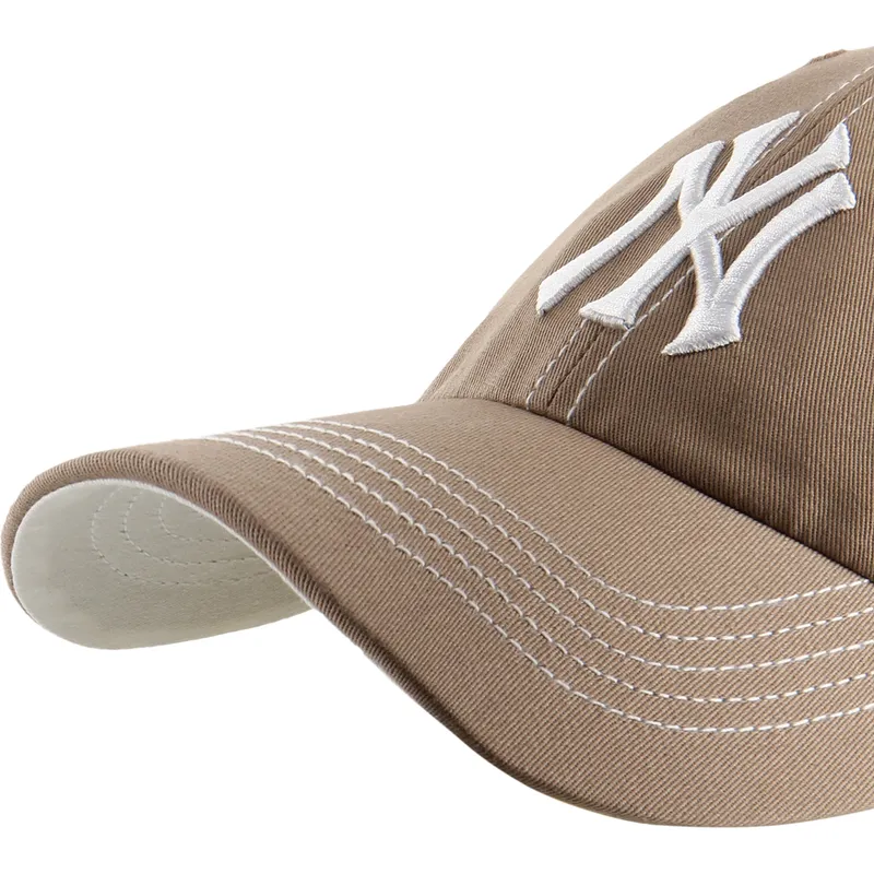 kepure-islenkta-ruda-reguliuojamas-clean-up-contrast-stitch-new-york-yankees-mlb-47-brand