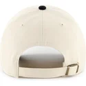 gorra-curva-beige-y-negra-ajustable-clean-up-two-tone-no-loop-label-de-new-york-yankees-mlb-de-47-brand