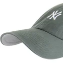 zielona-regulowana-czapka-z-zakrzywionym-daszkiem-z-bialym-logo-clean-up-base-runner-new-york-yankees-mlb-od-47-brand