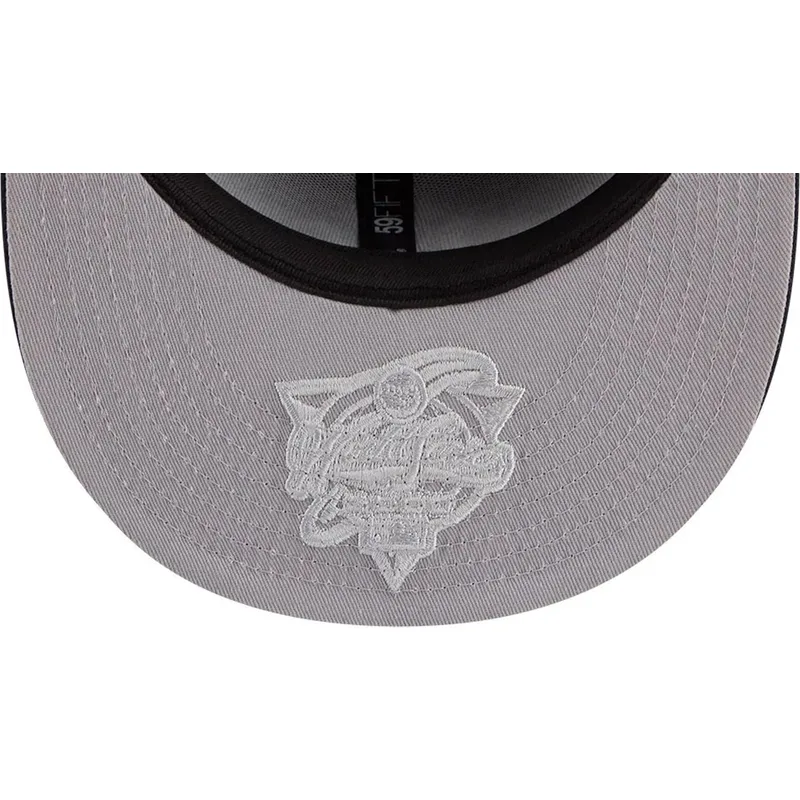 kepure-plokscia-tamsiai-melyna-priglundanti-59fifty-hidden-hit-new-york-yankees-mlb-new-era