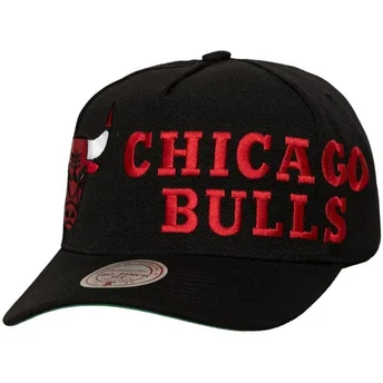 Czarna czapka z zakrzywionym daszkiem snapback Busted Pro Chicago Bulls NBA od Mitchell & Ness