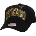 kepure-islenkta-juoda-snapback-pinned-gold-pro-chicago-bulls-nba-mitchell-ness
